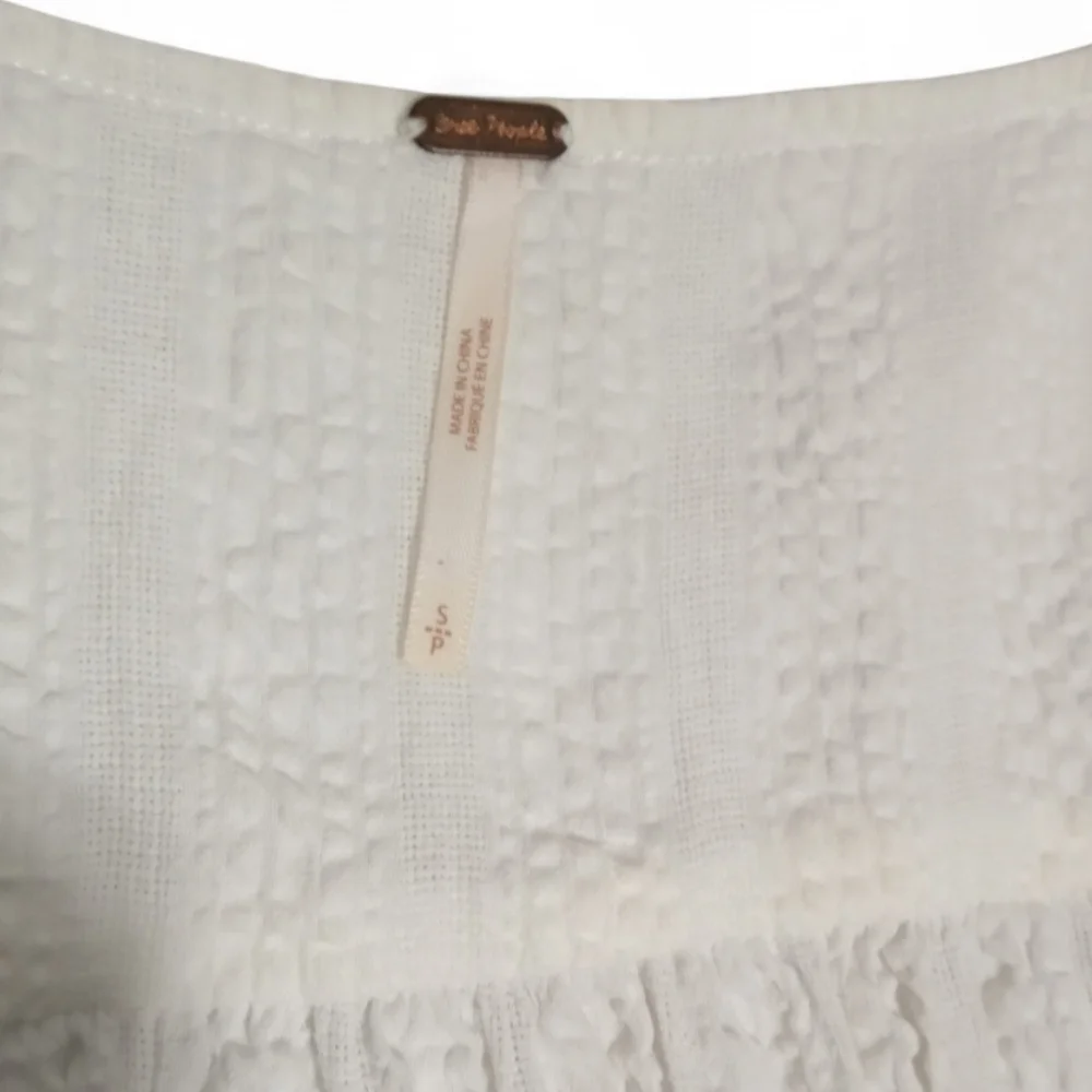 Free People White Smocked Tie Front Keyhole Crop Top Boho Peasant Blouse Sz S/P